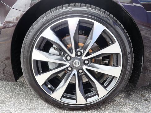 Used 2016 Nissan Maxima SR FWD image 29