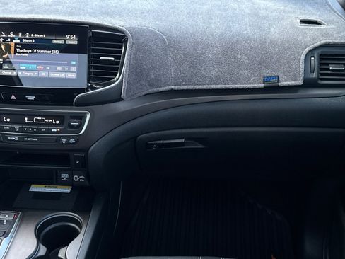 Certified 2023 Honda Passport TrailSport image 28