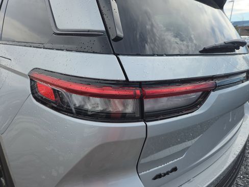 New 2026 Jeep Grand Cherokee Altitude AWD/4WD image 11
