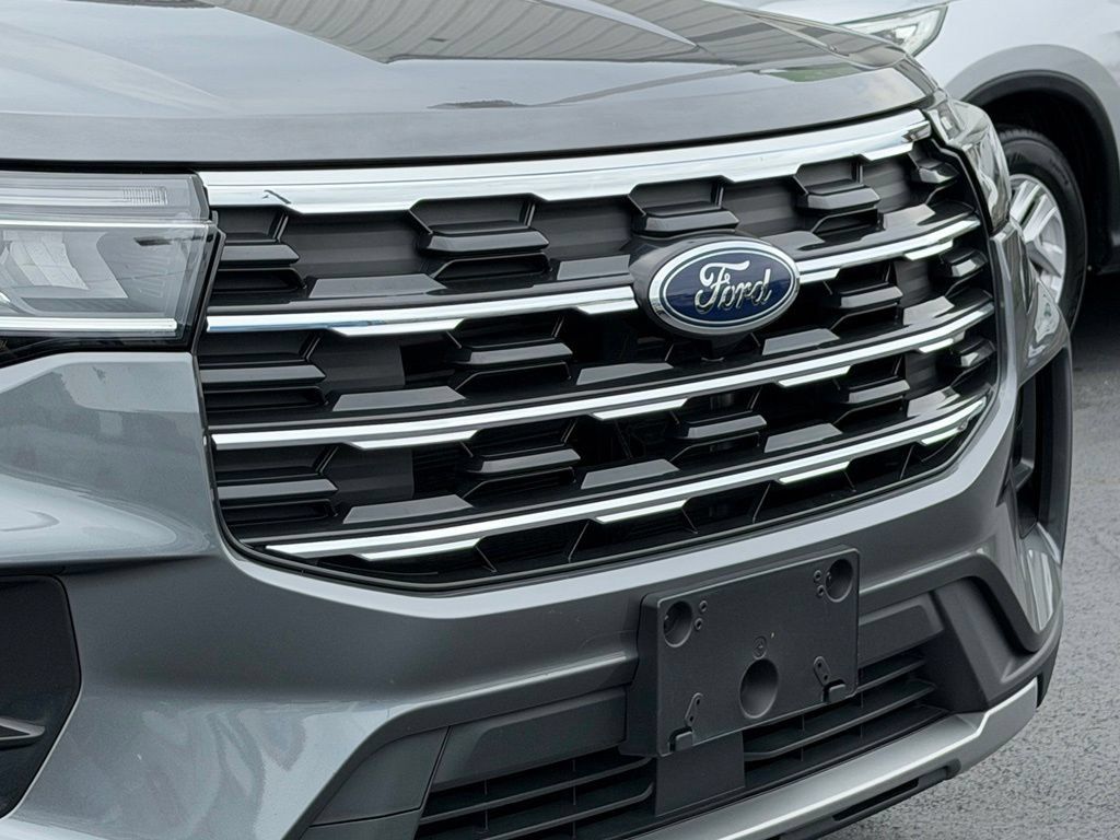 Used 2025 Ford Explorer Active w/ Active Comfort Package AWD/4WD image 25