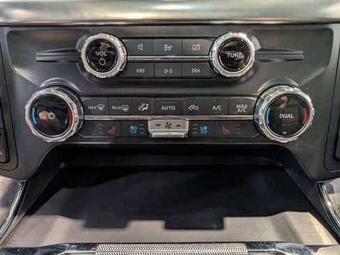 Used 2022 Ford F150 Lariat w/ Max Trailer Tow Package image 20