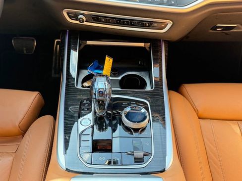 Used 2022 BMW X7 M50i w/ Executive Package image 23