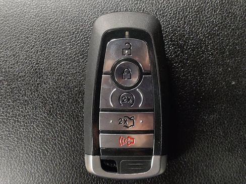 Used 2021 Ford Escape SE w/ SE Sport Appearance Package FWD image 32