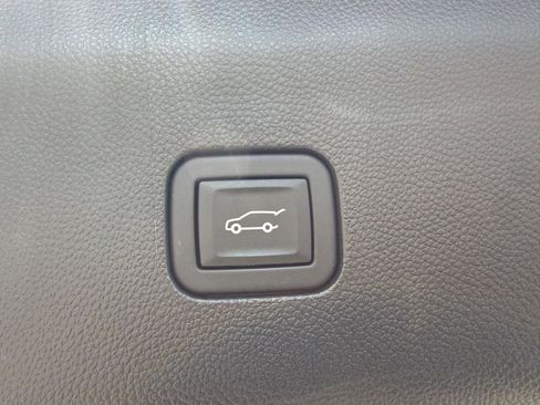 Used 2023 Buick Enclave Essence w/ Experience Buick Package AWD/4WD image 4