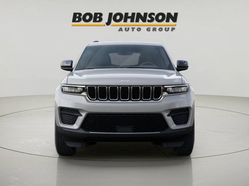 New 2025 Jeep Grand Cherokee Laredo X w/ Luxury Tech Group I image 6