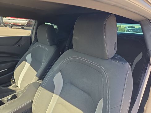 Used 2018 Chevrolet Camaro SS RWD image 9