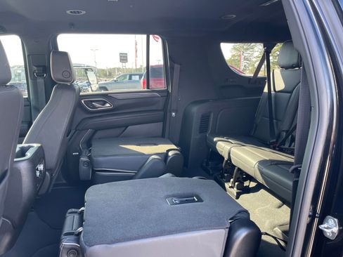 Used 2024 GMC Yukon XL SLT w/ SLT Luxury Package image 22