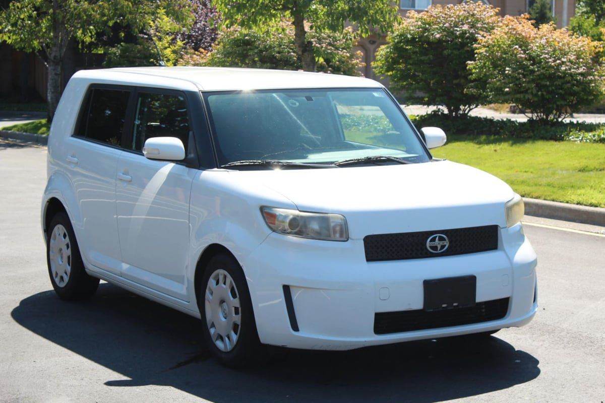 Used 2009 Scion xB FWD image 3