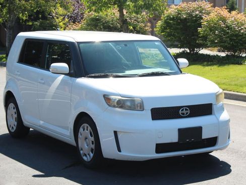 Used 2009 Scion xB FWD image 3