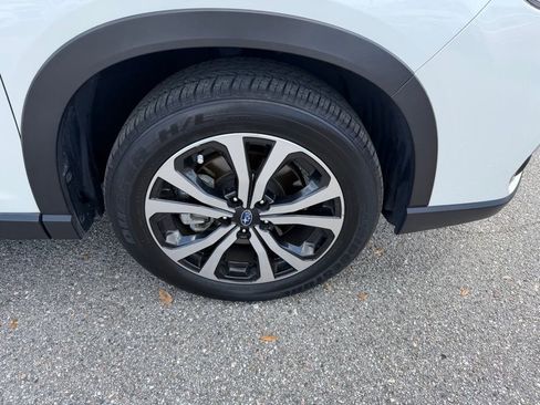 Used 2019 Subaru Forester Limited w/ Popular Package #3 image 3