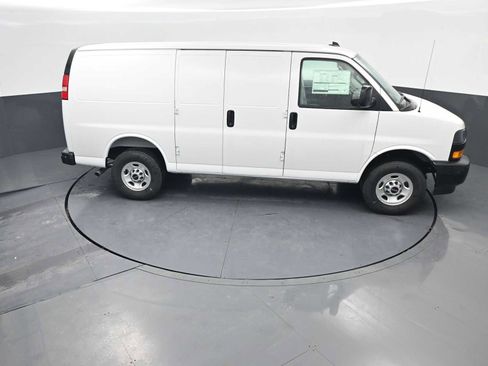 New 2025 GMC Savana 2500 w/ Driver Convenience Package image 17