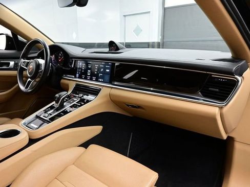 Certified 2020 Porsche Panamera image 19