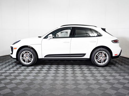 New 2026 Porsche Macan image 2