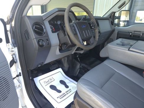 Used 2016 Ford F250 XL w/ Power Equipment Group AWD/4WD image 13