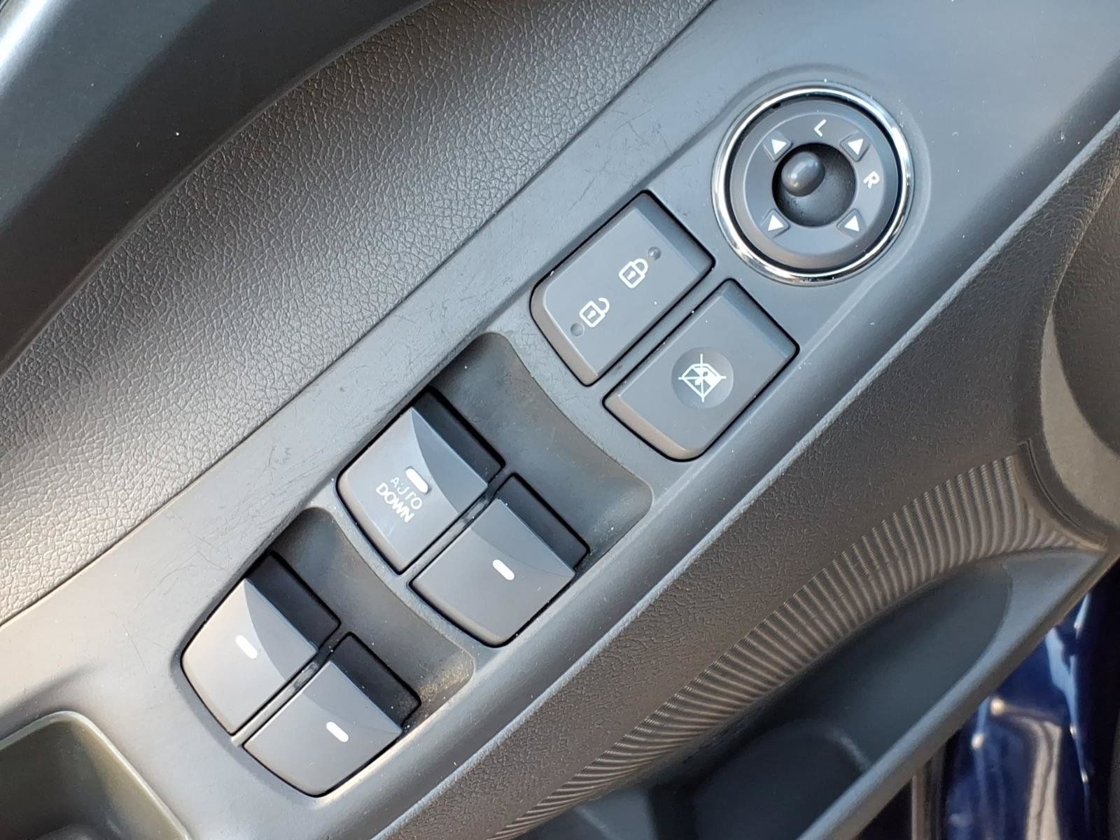 Used 2013 Hyundai Elantra GLS FWD image 10