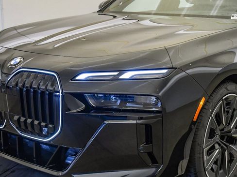 New 2026 BMW 740i w/ Premium Package image 9