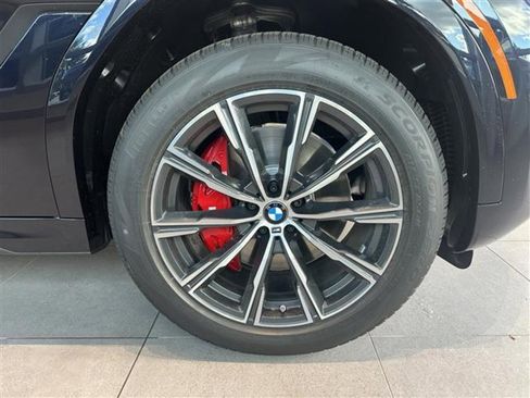 New 2026 BMW X6 xDrive40i w/ Climate Comfort Package image 8
