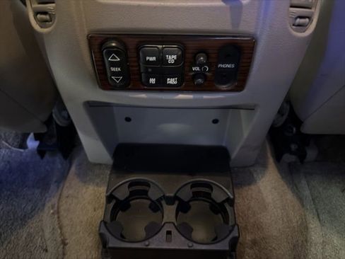 Used 2002 Cadillac Escalade EXT image 15