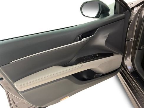 Used 2023 Toyota Camry XSE w/ Navigation Package image 13