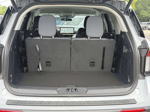New 2026 Ford Explorer Active RWD image 11
