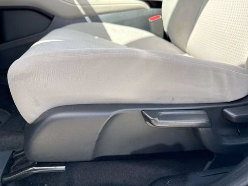 Used 2022 Honda HR-V LX image 12