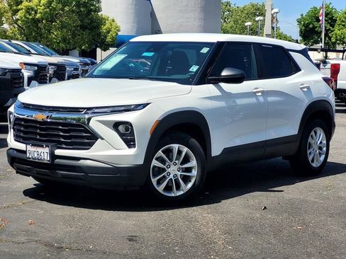 Used 2025 Chevrolet TrailBlazer LS FWD image 9