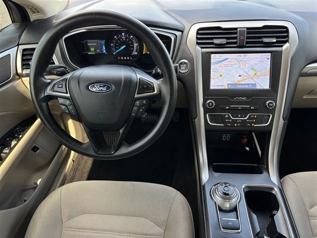 Certified 2020 Ford Fusion SE FWD image 19