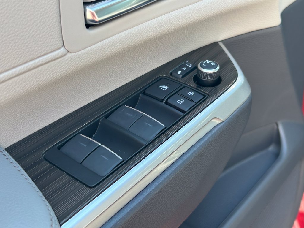 Certified 2023 Toyota Sienna Limited AWD/4WD image 25