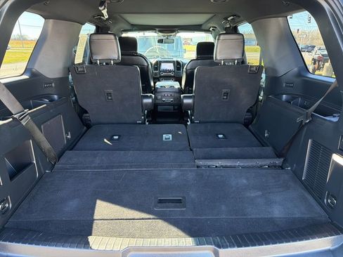 Used 2021 Ford Expedition Limited image 9