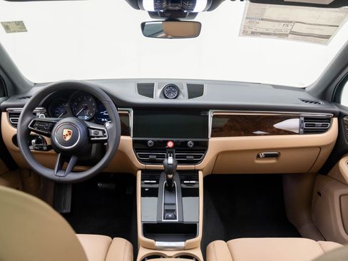 New 2026 Porsche Macan image 11