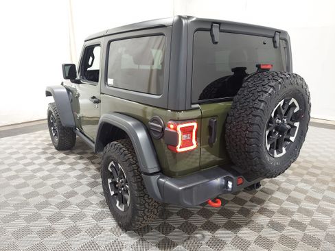 Used 2024 Jeep Wrangler Rubicon w/ Technology Group AWD/4WD image 2