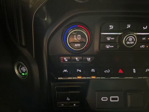 Used 2019 Chevrolet Silverado 1500 High Country w/ Technology Package AWD/4WD image 5