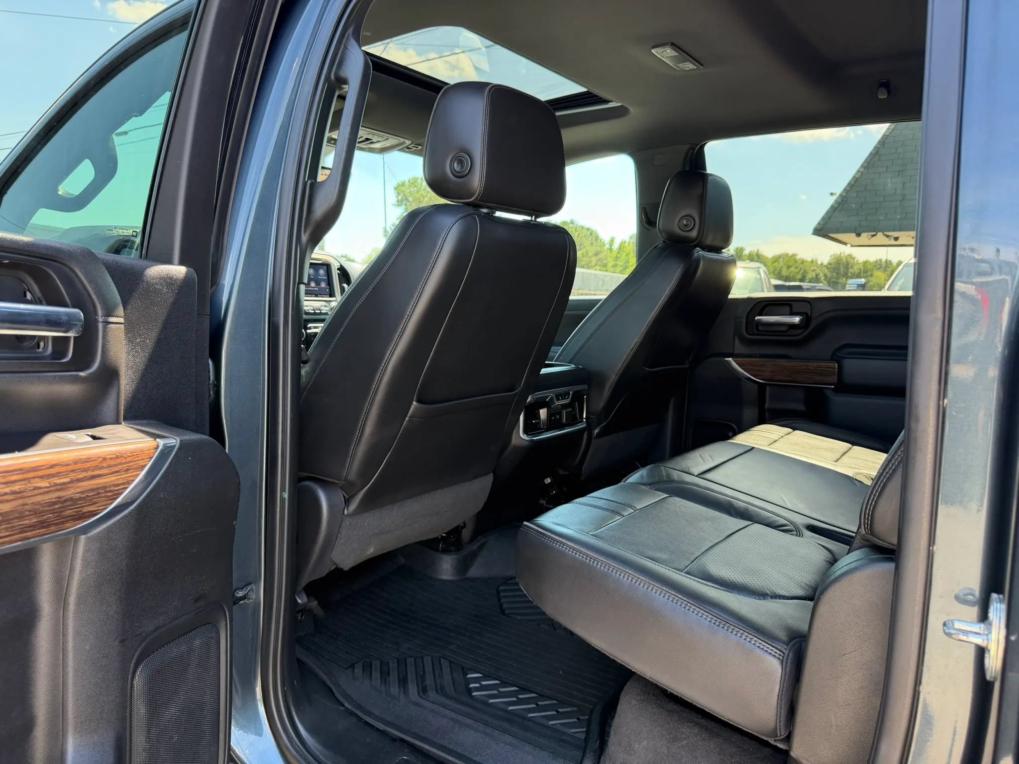 Used 2020 Chevrolet Silverado 2500 High Country w/ Z71 Off-Road Package AWD/4WD image 24