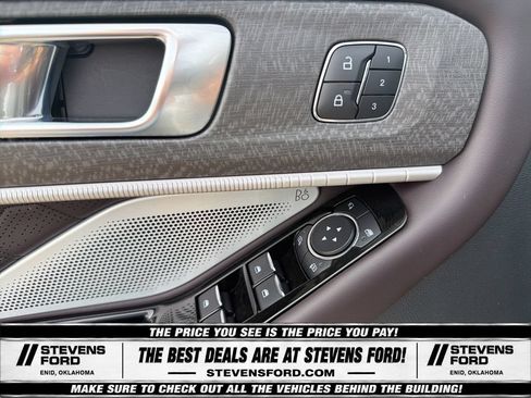 Used 2025 Ford Explorer Platinum w/ LUX Leather Package AWD/4WD image 21