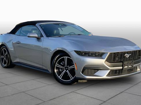 Used 2025 Ford Mustang Premium RWD image 3