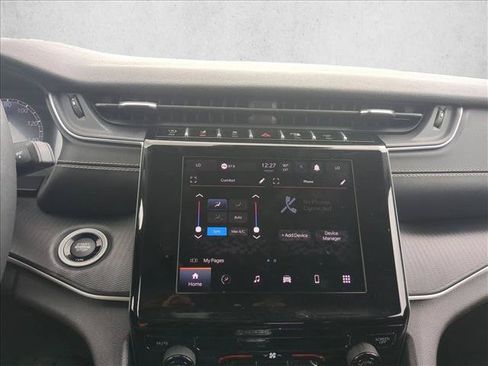 Used 2023 Jeep Grand Cherokee Laredo RWD image 12