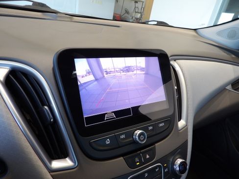 Used 2022 Chevrolet Malibu LT FWD image 8
