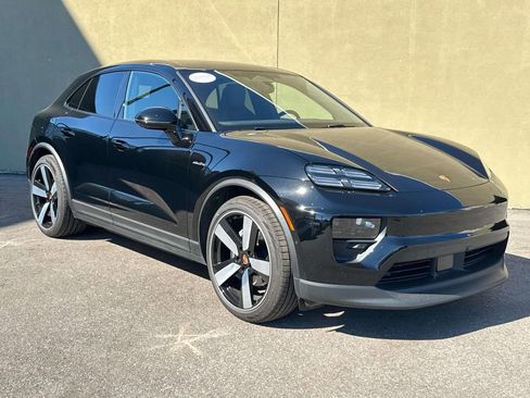 Used 2025 Porsche Macan Electric image 9