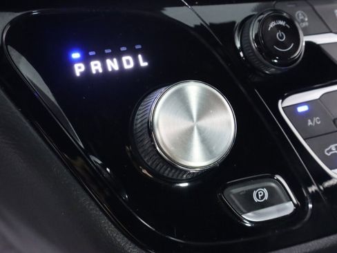 Used 2021 Chrysler Pacifica Touring-L w/ S Appearance Package image 23