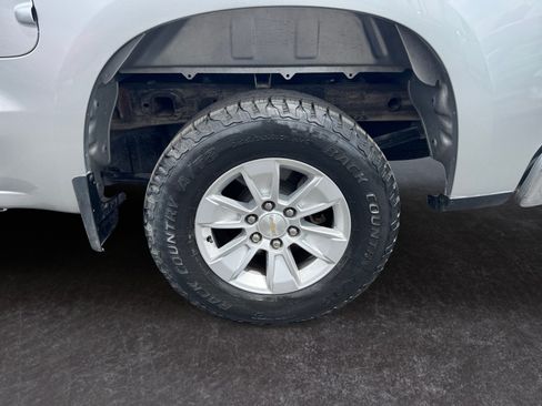 Used 2022 Chevrolet Silverado 1500 LT AWD/4WD image 14