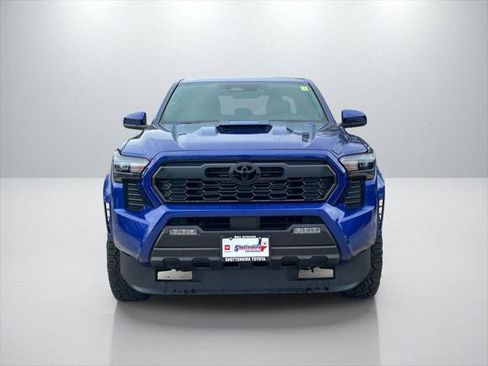 Certified 2025 Toyota Tacoma TRD Sport AWD/4WD image 2