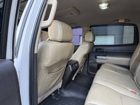 Used 2010 Toyota Tundra 4x4 CrewMax image 24