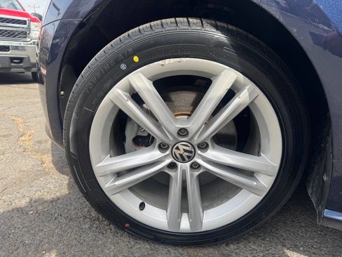 Used 2014 Volkswagen Passat 1.8T SEL Premium image 23