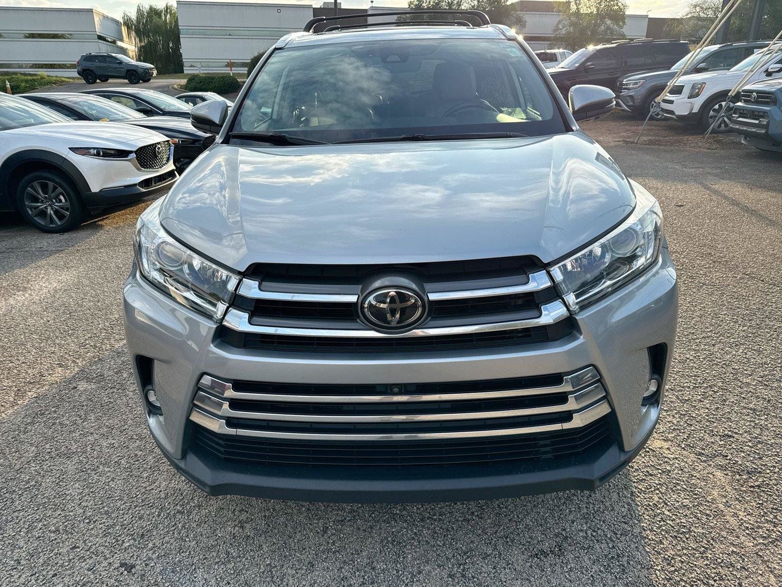 Used 2019 Toyota Highlander Limited Platinum FWD image 22