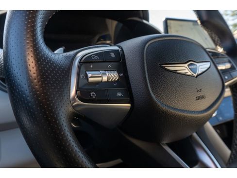 Used 2025 Genesis G70 2.5T image 26