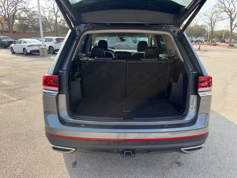 Used 2025 Volkswagen Atlas SE image 30