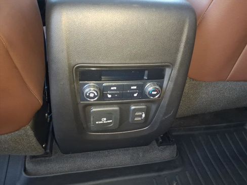 Used 2018 Buick Enclave Avenir image 12