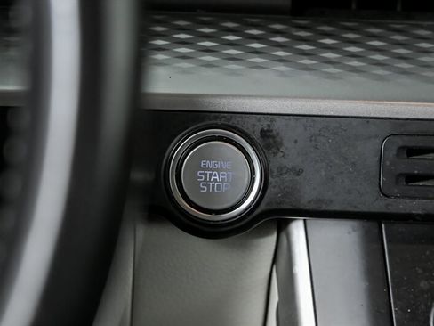 Used 2023 Kia Carnival LX FWD image 24
