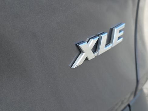 Used 2024 Toyota RAV4 XLE FWD image 11