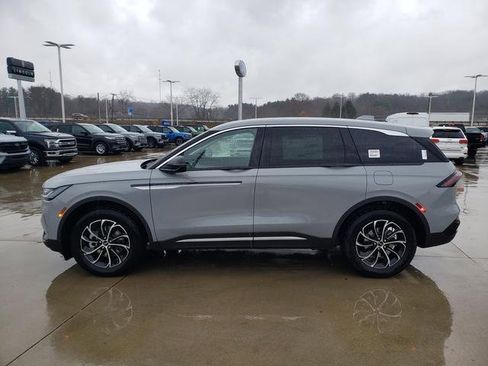 New 2026 Lincoln Nautilus Premier image 5